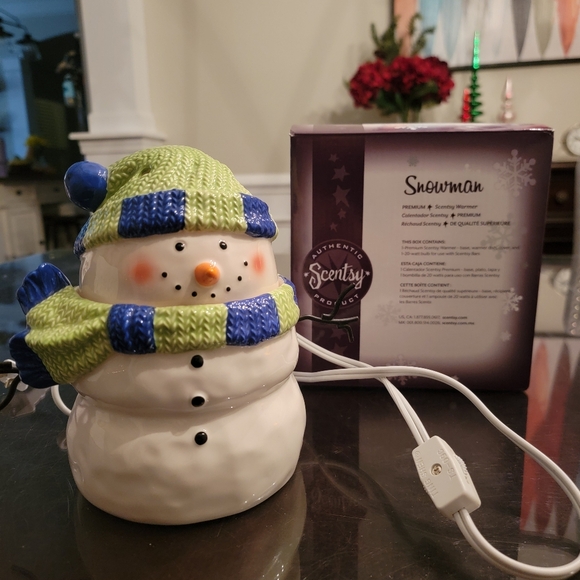 Scentsy Snowman Warmer with Blue and Green Scarf RETIRED - Picture 2 of 7